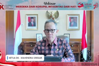 Ketua Dewan Komisioner OJK Mahendra Sirega dalam Webinar Merdeka dari Korupsi, Integritas Dari Hati yang digelar di Jakarta, Selasa (15/8).