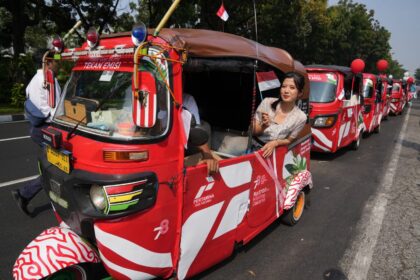 Peluncuran konvoi Bajaj Kemerdekaan di Kantor PGN Pusat, Jakarta, (17/8).