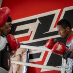 Jon Jon Jet berlatih bersama Hebi Marapu dalam persiapan pertarungan untuk mempertahankan gelar WBC Asian Boxing Council Continental kelas bantam super. (Foto: XBC Sportech)
