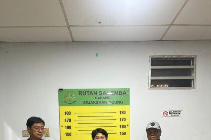 AS alias Amel (tengah), terduga makelar kasus (markus) yang ditangkap oleh Tim Gabungan Kejaksaan RI di Plaza Senayan, Jakarta Pusat. Foto: Intelijen Kejaksaan Tinggi Sulawesi Tenggara