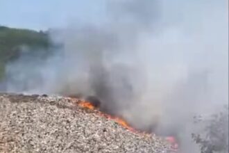 Kebakaran di TPA Sarimukti seluas 3 hektar, Foto: Instagram, @Infobdgbaratcimahi