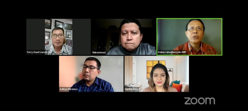 Sekretaris Jenderal (Sekjen) MIPI Baharuddin Thahir saat membuka webinar mingguan MIPI bertema "Mengawal Keselarasan Pilkada Serentak dengan Manajemen Perencanaan Pembangunan Tahun 2024-2029", Sabtu (26/8/2023). Foto/dok