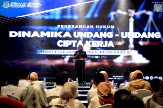 Kapuspenkum Kejaksaan Agung, Ketut Sumedana dalam sebuah diskusi bertema “Dinamika Undang-Undang Cipta Kerja” di Jakarta, Selasa (29/8). Foto: Dok Puspenkum Kejaksaan Agung