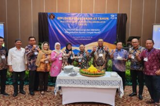 Presidium IKA UB, M Lukman Edi (keempat dari kanan). (Foto dok pribadi)