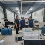 Divisi Hubungan Internasional (Hubinter) Polri melakukan join operation dengan Ministry of Public Security of Republik Rakyat Tiongkok (RRT) menggerebek dan menangkap puluhan pelaku tindak pidana love scamming di Komplek Cammo Industrial Park Simpang Kara, Kepulauan Riau, Selasa (29/8). Foto: Ist