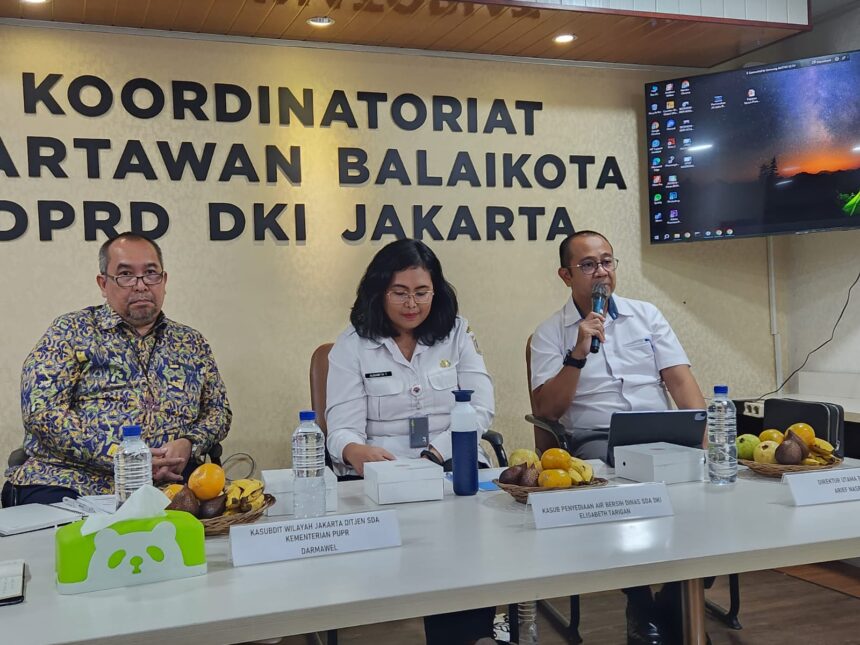 Dirut PAM Jaya, Arief Nasrudin saat diskusi Revitalisasi Pipa Air Menuju 100 Persen Layanan PAM Jaya di Jakarta.(foto Sofian/ipol.id)
