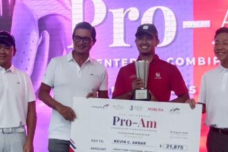 Pegolf nasional Kevin C. Akbar memeriahkan peringatan bulan kemerdekaan Indonesia dengan gelar juara internasional di the Indonesia Pro-Am presented by Combiphar & Nomura di Gunung Geulis Country Club. Foto/ipol