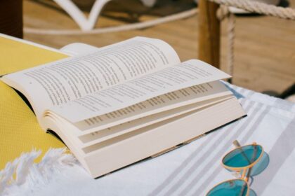 tujuh rekomendasi buku dari Zenius yang pastinya wajib banget masuk ke must-read list kamu! Buku-buku tersebut akan menambah wawasan dan membantu kamu belajar untuk belajar yang baik. Foto: Zenius