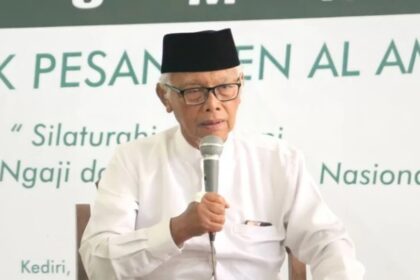 KH Anwar Iskandar