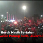Massa Buruh Masih Bertahan di Kawasan Patung Kuda, Jakarta Pusat