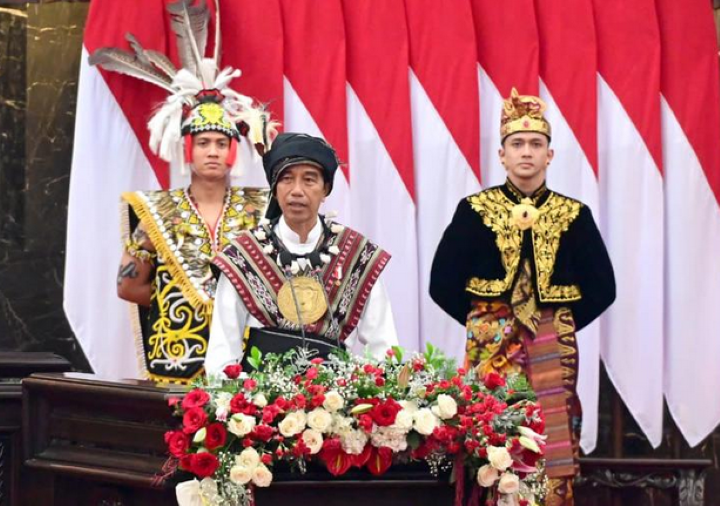 Presiden Republik Indonesia, Joko Widodo, dalam Pidato Penyampaian Keterangan Pemerintah atas Rancangan Undang-Undang tentang Anggaran dan Pendapatan Belanja Tahun 2024 beserta Nota Keuangannya, pada Rabu (16/08) di Sidang Paripurna DPR Jakarta. Foto: Twitter @jokowi