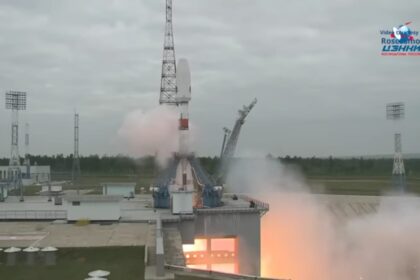 Wahana antariksa "Luna-25" yang diangkut oleh roket Soyuz mempunyai, misi pendaratan di kutub selatan bulan.
