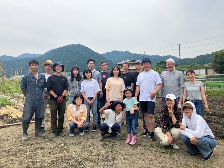 Dusit Internasional melakukan inisiatif keberlanjutannya di Jepang mereka dengan membuka perkebunan teh dan sayur sendiri. Foto: Ist