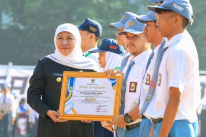 Di jalur SNBP 2023, total sebanyak 23.477 siswa lulusan SMA/SMK Jatim yang berhasil diterima PTN. Jumlah ini menempati urutan pertama nasional.