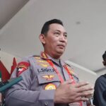 Kepala Polri, Jenderal Listyo Sigit Prabowo, saat mengikuti kegiatan bakti kesehatan dan bakti sosial Alumni Taruna Akabri 1988 di Tasikmalaya. Foto: NTMC