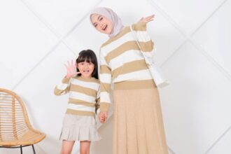 Untuk kembaran dengan buah hati tercinta, Milkan juga menyediakan Milkan LAVANYA Dress Kids dengan model dress sehingga pergerakan anak lebih leluasa. Milkan LAVANYA Dress tersedia dengan pilihan warna maroon, mocca, mustard, dan dusty pink.