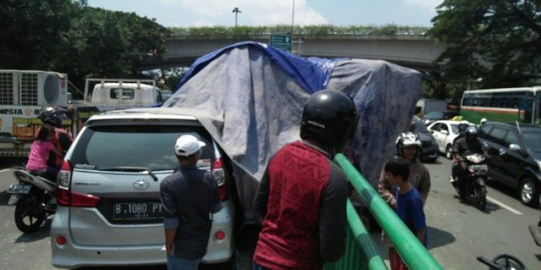 Polres Metro Jakarta Selatan mencatat setidaknya ada 31 jalan yang menjadi titik rawan pengendara motor lawan arah di Jakarta Selatan.