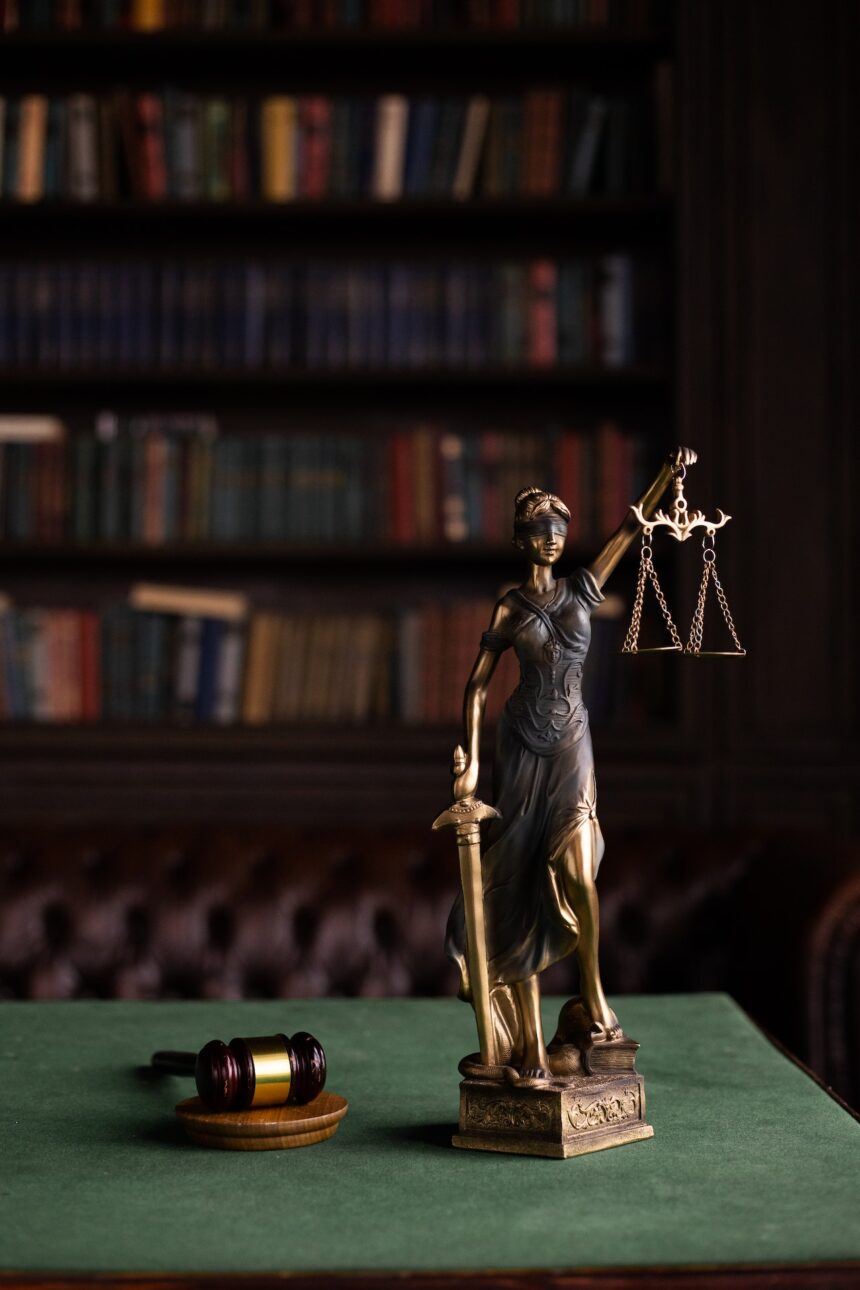Ilustrasi hukum dan keadilan.