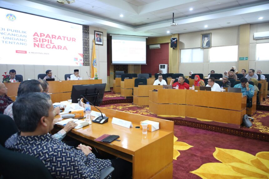 Tampak Uji Publik RUU ASN di Universitas Negeri Padang (UNP),