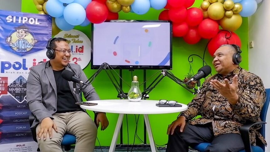 Podcast Si Ipol bersama Wakil Menteri Tenaga Kerja RI/Sekjen DPP Partai Bulan Bintang (PBB) Afriansyah Noor. (foto: Alidrian Fahwi/ipol.id)