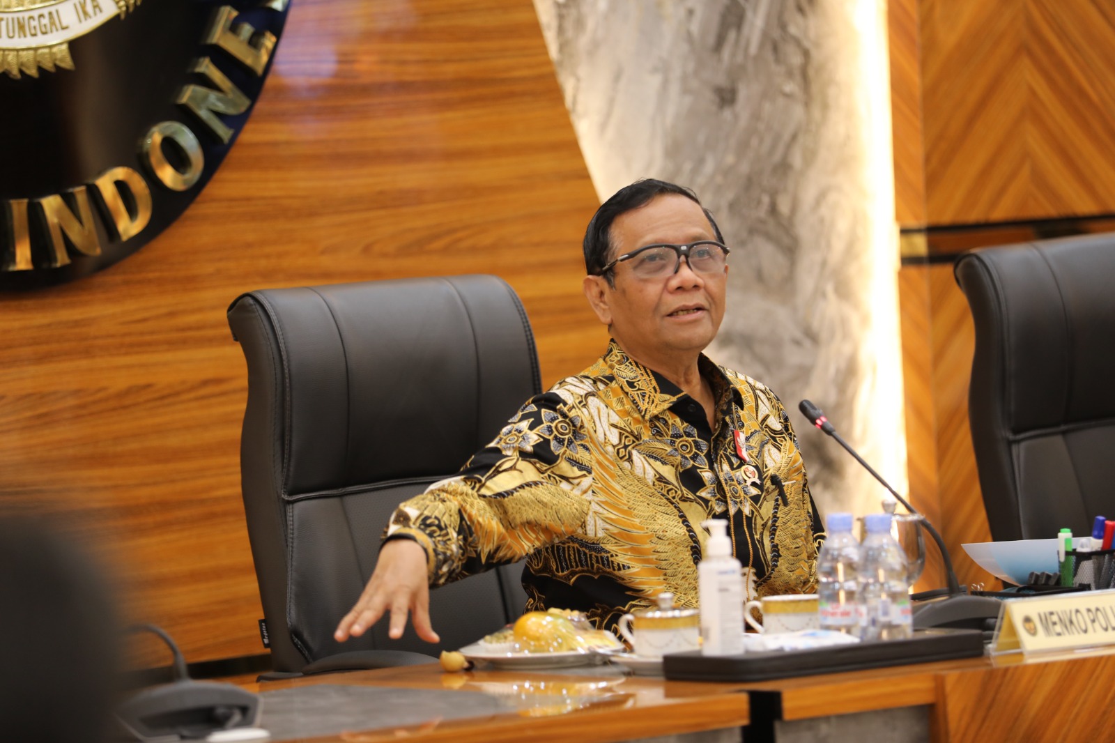 Usai Temui Presiden Jokowi, Mahfud Berpamitan Ke Kemenkopolhukam – Ipol.id