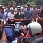 Kasad Jenderal Dudung Abdurachman dalam wawancara dengan media di Deli, Sumatera Utara, Rabu (27/9). Foto: Dispenad