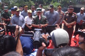 Kasad Jenderal Dudung Abdurachman dalam wawancara dengan media di Deli, Sumatera Utara, Rabu (27/9). Foto: Dispenad