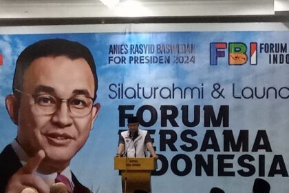 Presidium Forum Bersama Indonesia (FBI ),Riano P Achmad saat menyampaikan pidatonya di acara peresmian di hotel Mega Anggrek, Jakarta Barat.(foto Sofian/IPOL.id)