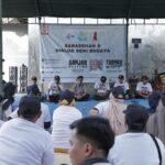 Dalam Sarasehan, Dialog Seni dan Budaya bersama puluhan seniman-budayawan serta warga di Desa Cikalahang, Kecamatan Dukupuntang, Kabupaten Cirebon, Jawa Barat, Sabtu (9/9), relawan Pandawa Ganjar mendengarkan aspirasi dan kebutuhan terkait perkembangan seni budaya di Indonesia. Foto: Pandawa