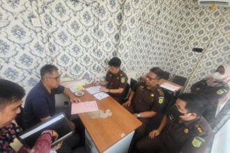 Tim Jaksa Penuntut Umum (JPU) Kejaksaaan Negeri Jakarta Selatan saat menerima pelimpahan berkas perkara dan barang bukti (tahap dua) atas nama tersangka Windy Purnomo.