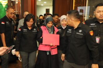 SB selaku Direktur PT Bukaka Tehnik Utama hendak ditahan di Rutan Salemba Cabang Kejaksaan Agung. Foto: Yudha Krastawan/ipol.id