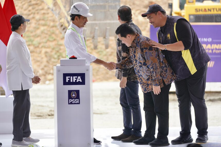 Ketua Umum Persatuan Sepak bola Seluruh Indonesia (PSSI) Erick Thohir mengatakan _groundbreaking national training center (TC)_ di Ibu Kota Nusantara (IKN) pada Jumat (22/9/2023). Foto/pssi