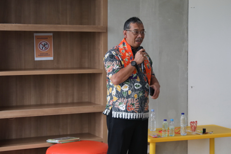 Kepala Dinas Perpustakaan dan Kearsipan DKI Jakarta, Drs. Firmansyah, M.Pd.(ist./dok. Bale Buku Jakarta)