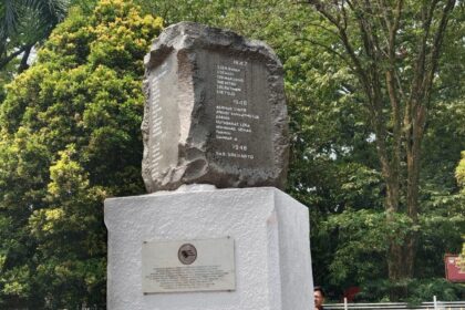 Tugu peringatan sejarah pengambilalihan Kantor Pusat Jawatan Pos, Telegraf dan Telepon (PTT) di Bandung, Jawa Barat.