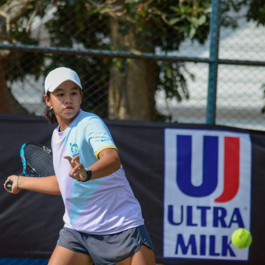 Petenis DKI Jakarta, Mischka Sinclaire Goenadi melangkah ke partai puncak ajang Ultra Milk - Next Gen Cup, 2023. Pada semifinal Kelompok Umur (KU) 18 tahun, Rabu (27/9), unggulan teratas ini menghentikan laju Regina. Foto/yoyo