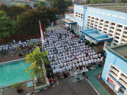 Sholat Istisqa yang diselenggarakan PAM Jaya, Jumat (29/9).(foto dok pemprov)