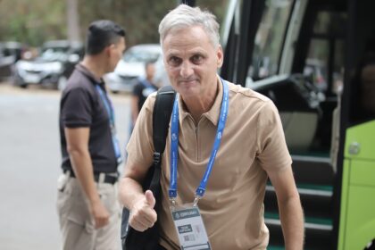 Manajemen PSS Pastikan Marian Mihail Tetap Pimpin Tim 1695962979