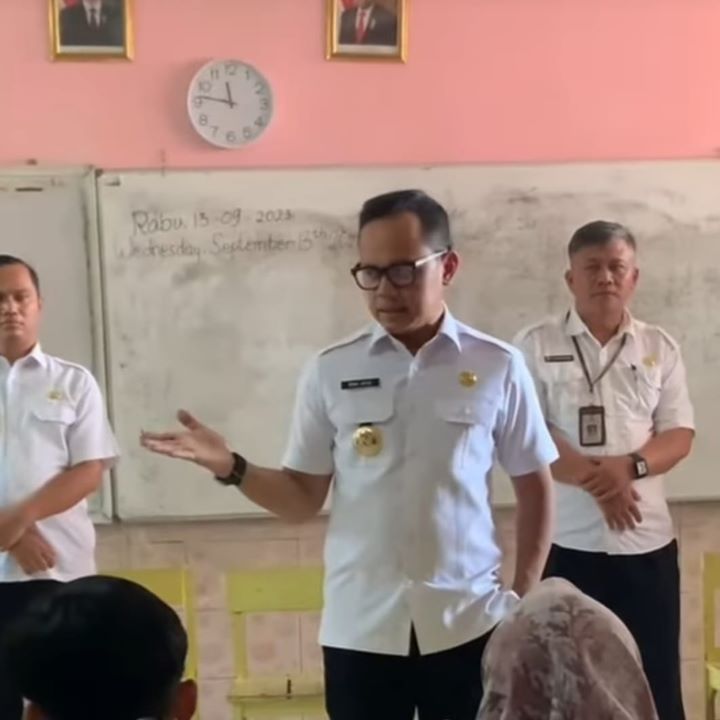 Wali Kota Bogor Datangi SDN 1 Cibeureum, Foto: Instagram, @terang_media (tangkap layar)