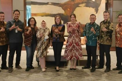 Staf Ahli Menteri ATR/BPN dan selaku Plt Kepala Biro Hubungan Masyarakat Yulia Jaya Nirmawati di sela-sela kegiatan Fullboard Meeting Konsolidasi Kehumasan, Monitoring dan Evaluasi Pengelolaan Pengaduan Masyarakat Kementerian Agraria dan Tata Ruang/Badan Pertanahan Nasional (ATR/BPN) di Swissotel PIK Avenue, Senin-Rabu 11-13 September 2023.