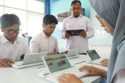Tampak para siswa fokus melakukan pelatihan. Foto: Samsung