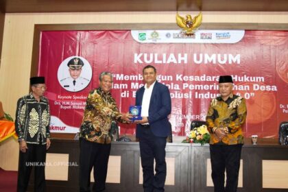 Pakar Hukum Tata Negara dan Konstitusi, Dr. Fahri Bachmid saat menjadi narasumber dalam kuliah umum bertema 'Membangun Kesadaran Hukum dalam Mengelola Pemerintahan Desa Di Era Revolusi Industri 4.0', diselenggarakan Universitas Kanjuruhan Malang (Unikama) di Auditorium Multikultural Unikama, Sabtu (9/9). Foto: Ist