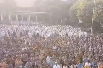 Siswa jalankan salat Istiqa di Sekolah, Foto: Instagram, lensa_berita_jakarta