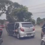 Wanita teriak minta tolong didalam mobil, foto: Instagram, @terang_media (tangkap layar)