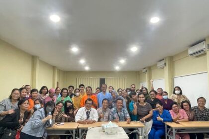 osen Fakultas Vokasi UKI, Drs. Jisman Lubis, M.M., CFP., CRGP., ANZIIF., AAAIK, saat memberikan pelatihan Strategi Layanan Prima di Rumah Sakit UKI Jakarta 8 September 2023.