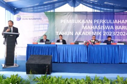 Prof Dr Suharyadi, Rektor Universitas Dian Nusantara, membuka perkuliahan Mahasiswa Baru Semester Ganjil TA 2023/2024 di Kampus Tanjung Duren dan Kampus Cibubur. Foto: Undira
