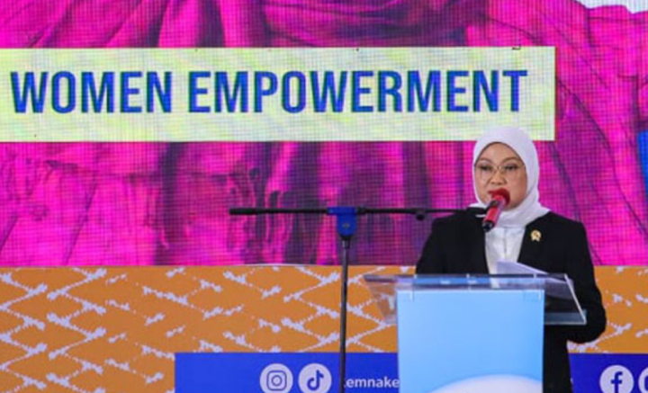 -Menteri Ketenagakerjaan Ida Fauziyah membuka Conference on Women's Leadership in Public Sector Organizations for Productivity Enhancement di Jakarta.