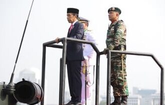 Presiden Republik Indonesia Joko Widodo (Jokowi) menjadi inspektur upacara dalam acara Hari Ulang Tahun (HUT) ke-78 TNI yang digelar di Silang Monas, Jakarta Pusat, Kamis (5/10/2023). (Istimewa)