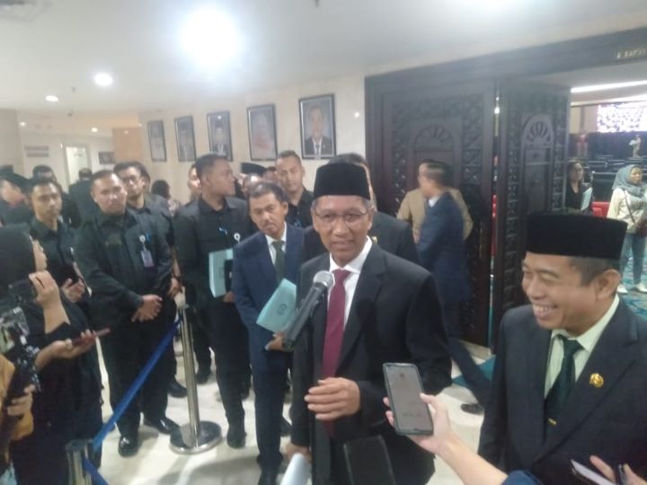 Pj Gubernur, Heru Budi Hartono usai paripurna DPRD DKI.(foto dok ipol.id)