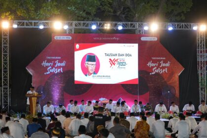 Ketua MUI Pusat menilai kegiatan yang dilakukan Pemda Sulsel ini, diibaratkan seperti perlambang orang kuat membantu yang lemah. Foto: Humas