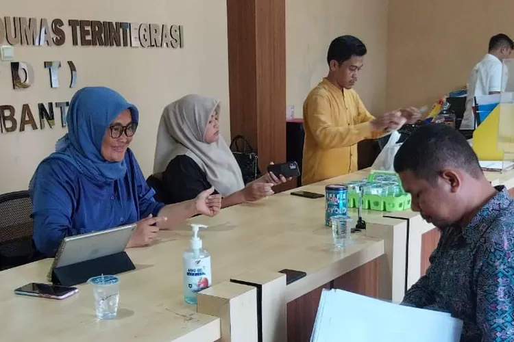 Pengacara Amrun, SH, MH kembali mendatangi Polda Banten, Kamis (26/10/2023) (Ist)